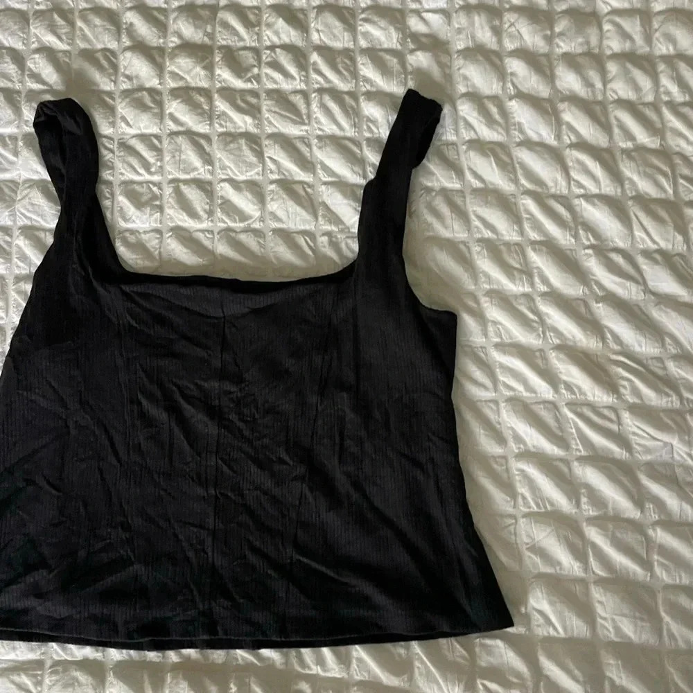AFRM Ribbed crop tank - Picture 2 of 6